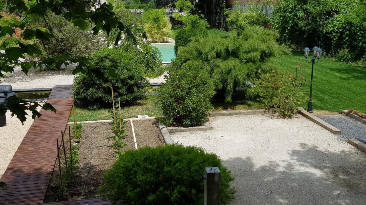 La Maison D Alys Cabannes Exterior photo